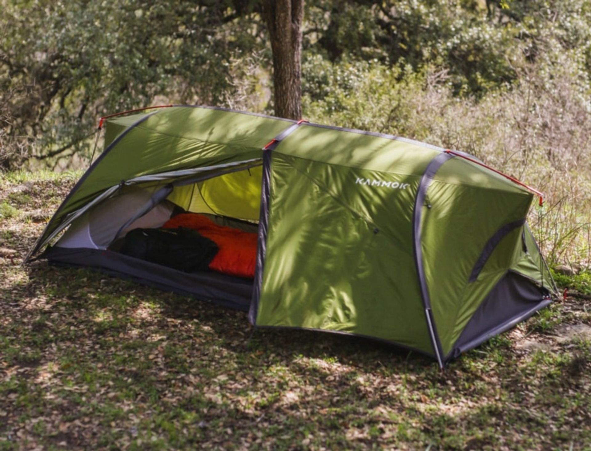 Sanda tent and sundae in ground state