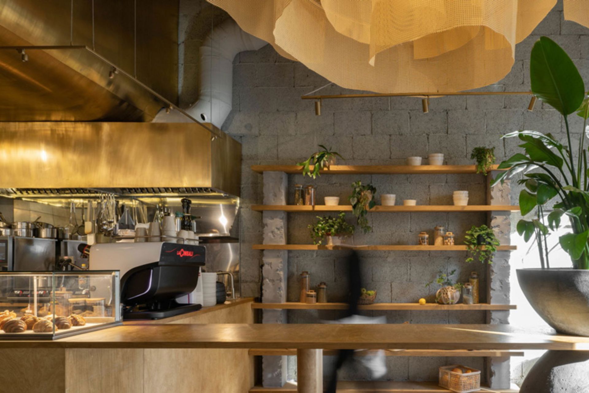 Landi cafe counter