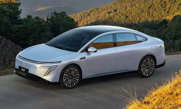 Nissan N7 Max sedan