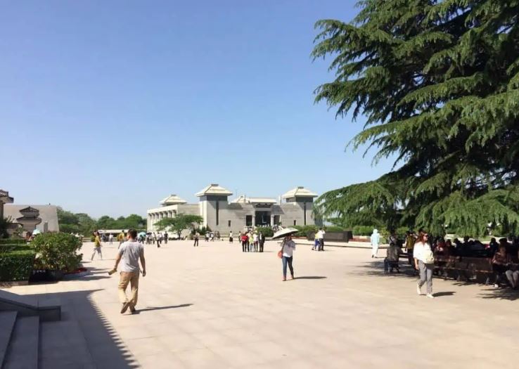 Walking on the ancie wall of Xi'an, China