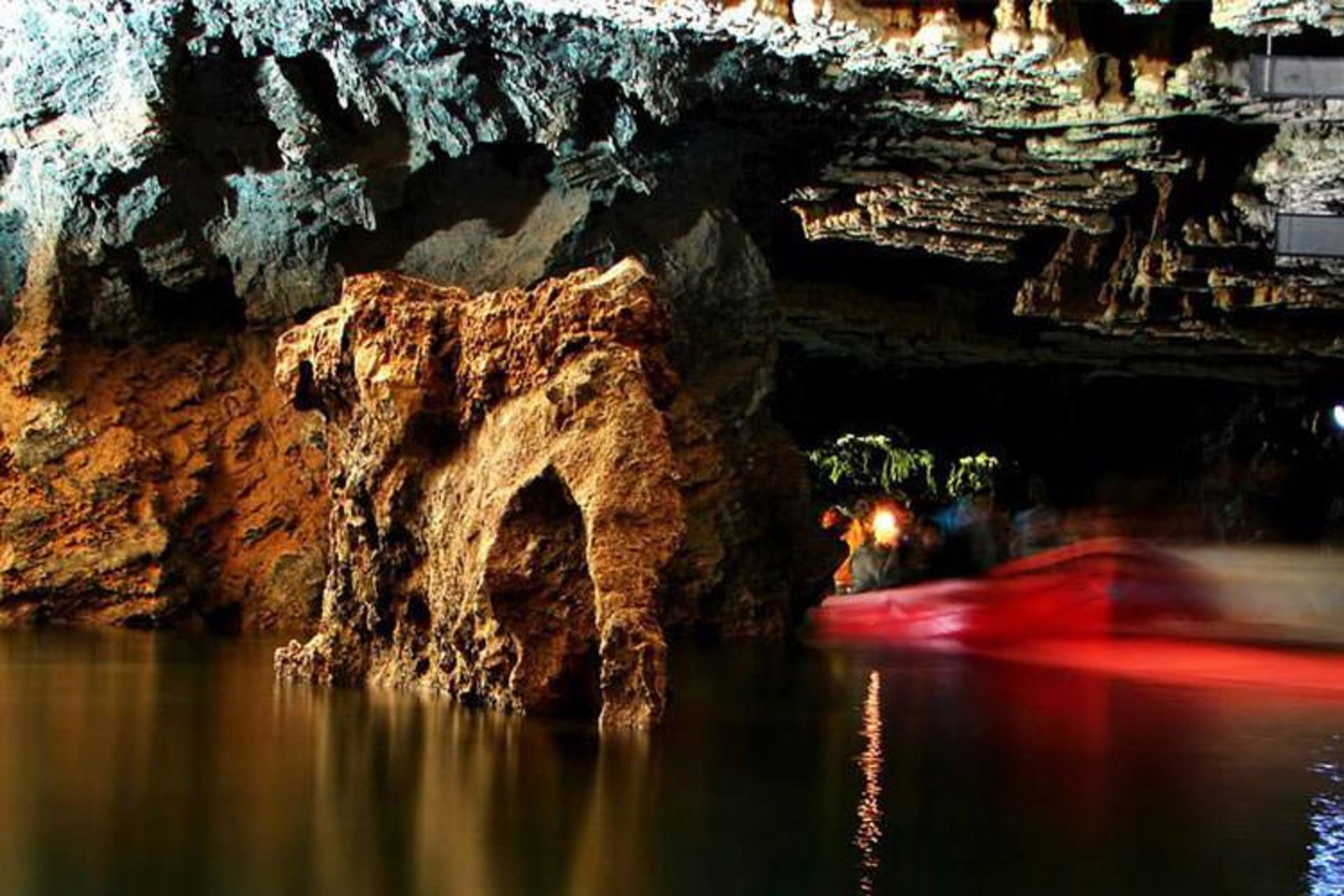 Stone walls inside Ali Sadr Cave