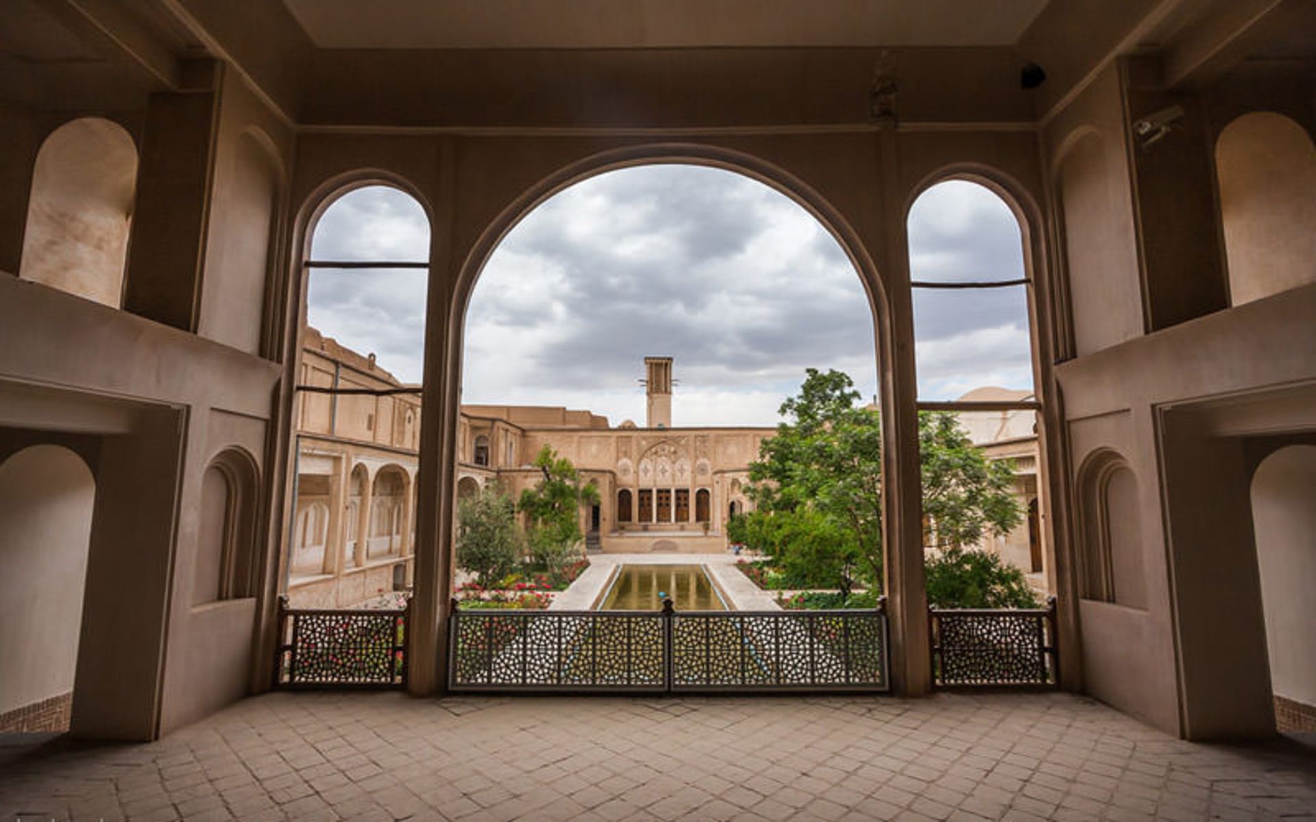 The yard of Boroujerdi's house in Kashan