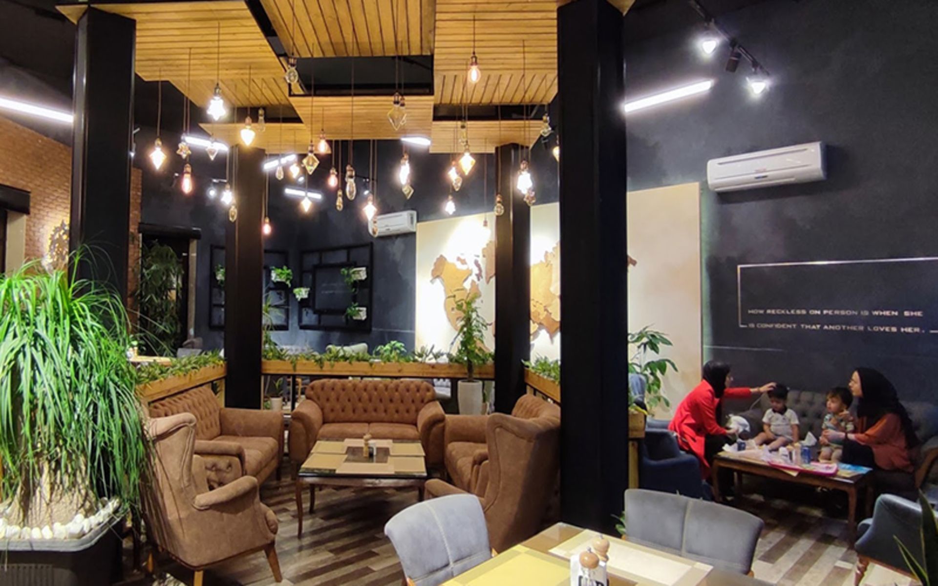 Modern ierior of Sorna Shahroud fast food