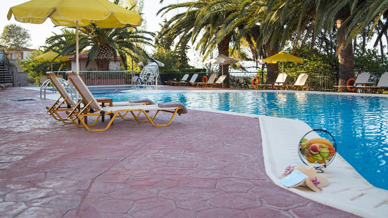 What is the difference between AL and UAL hotels in Aalya, Turkey?