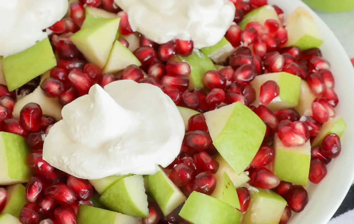 Pomegranate and green apple salad