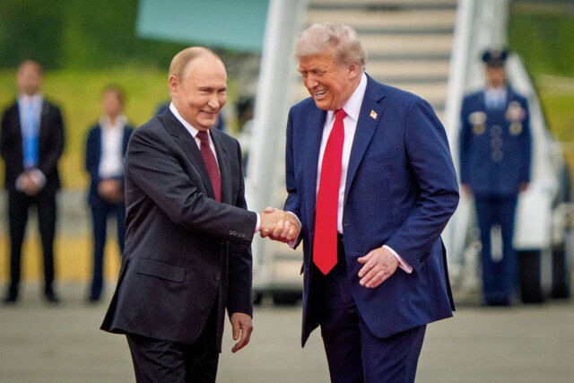 Advisor Mogherini: Europe is alone against Trump and Russia