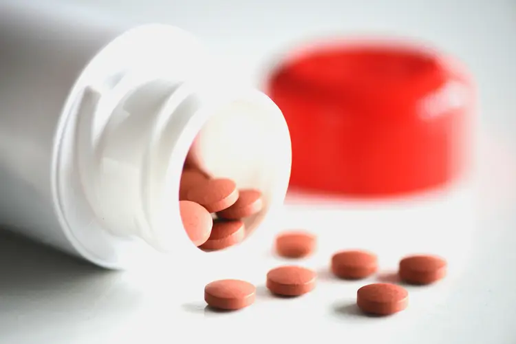What is the best pill for treating severe anemia in men and women? 