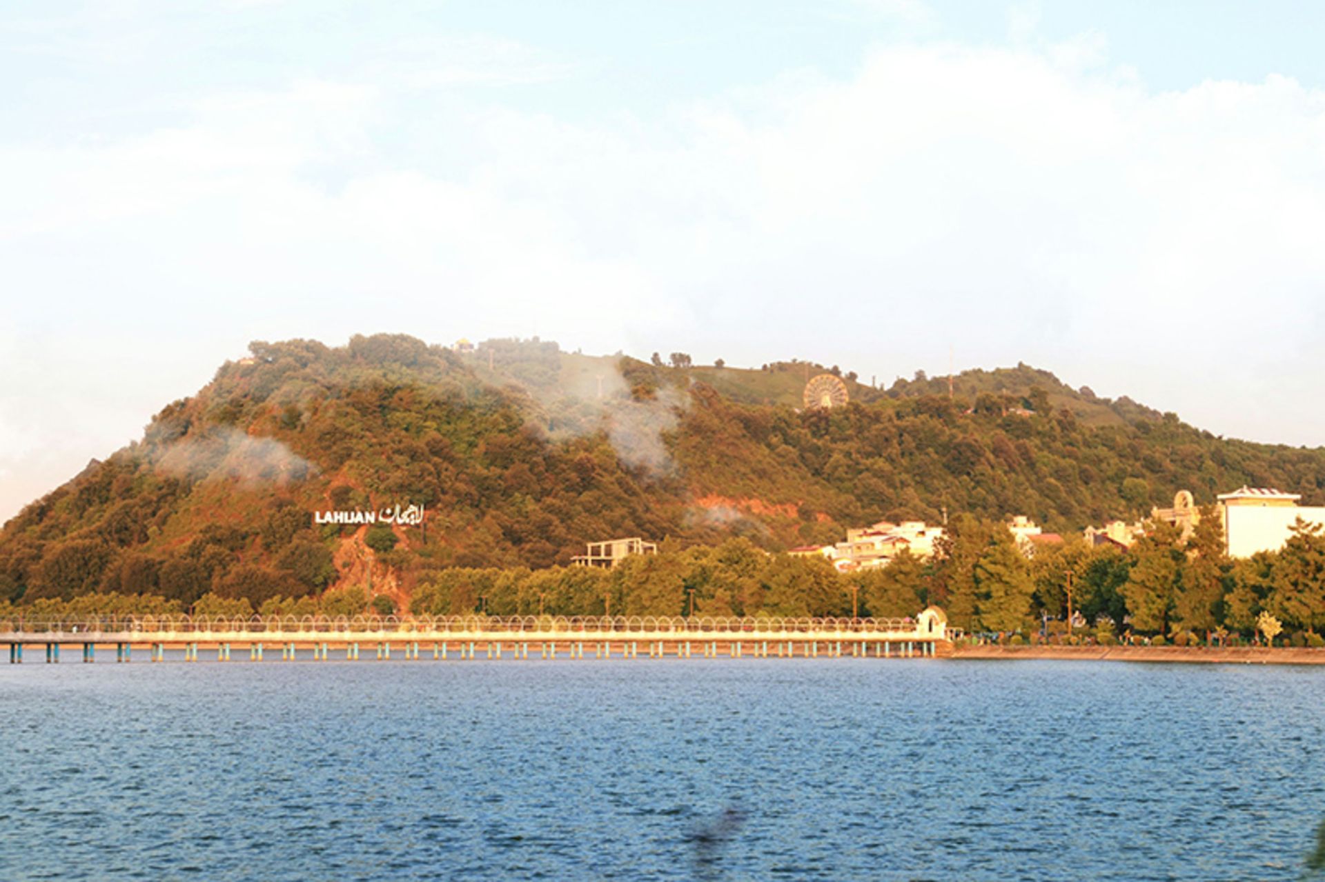 Lahijan pool and Devil Mouain in autumn