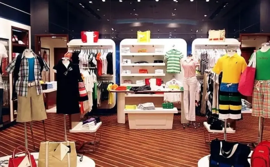 The difference between a regular store and an outlet
