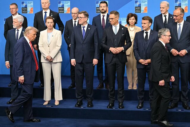 Transatlaic relations eer a phase of political divorce