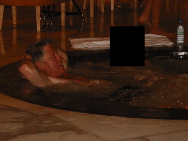 The US Departme of Justice released a collection of confideial documes of Jeffrey Epstein