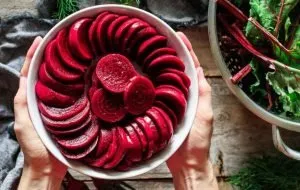 Yalda night lip decoration