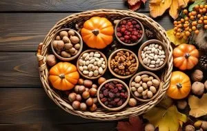 Simple and elega decoration of Yalda night nuts