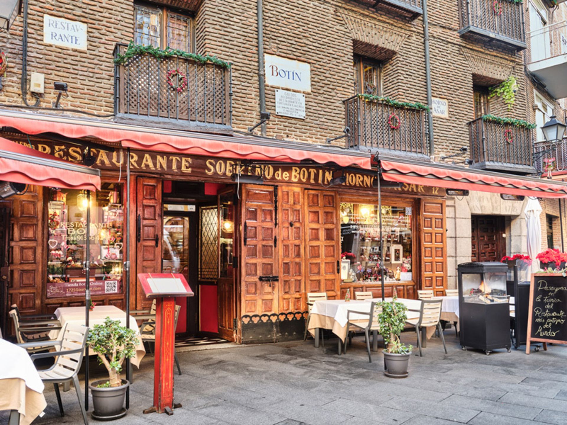 Exterior of Boutin restaura in Madrid