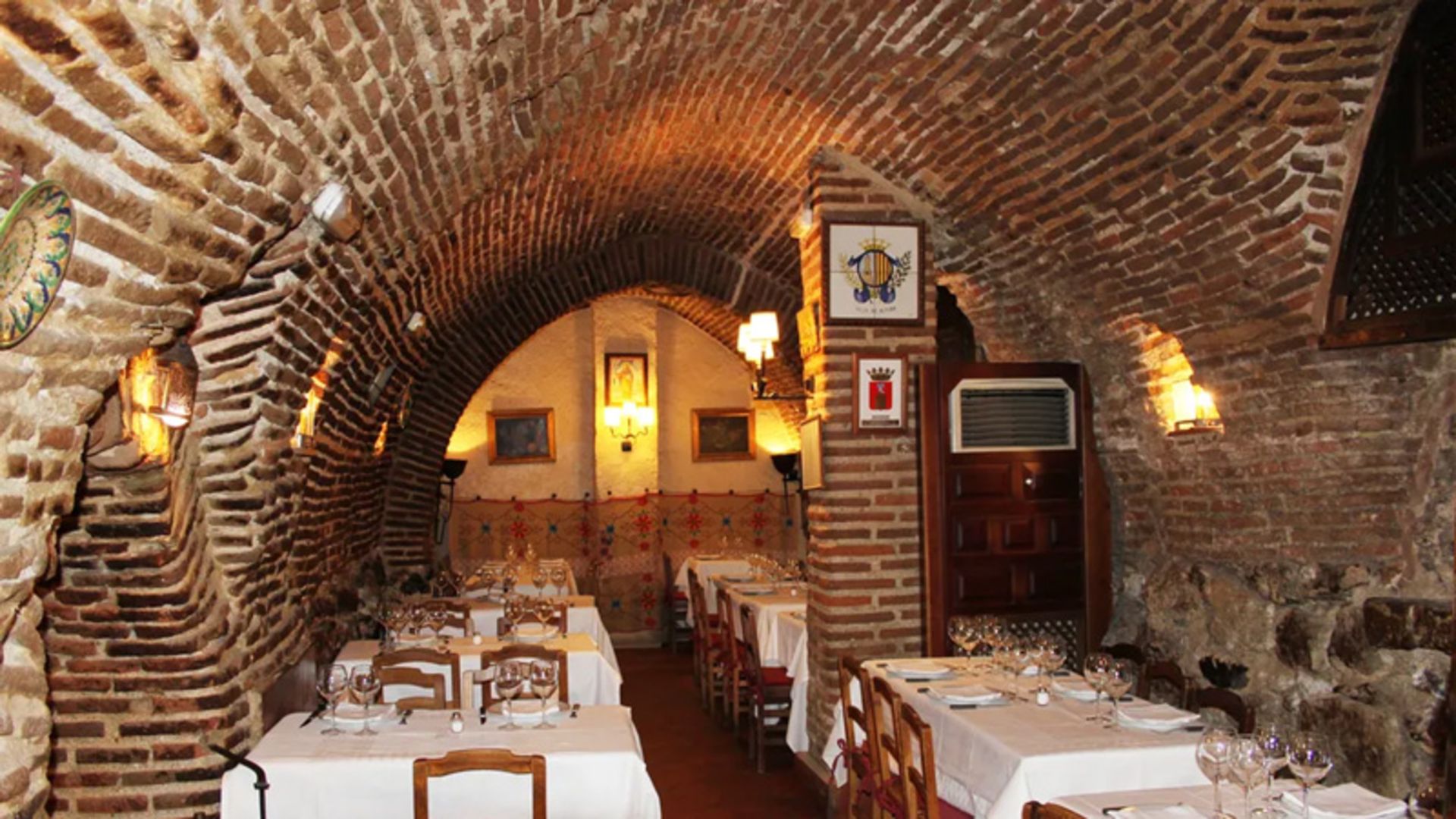 The dining hall of Boutin restaura in Madrid