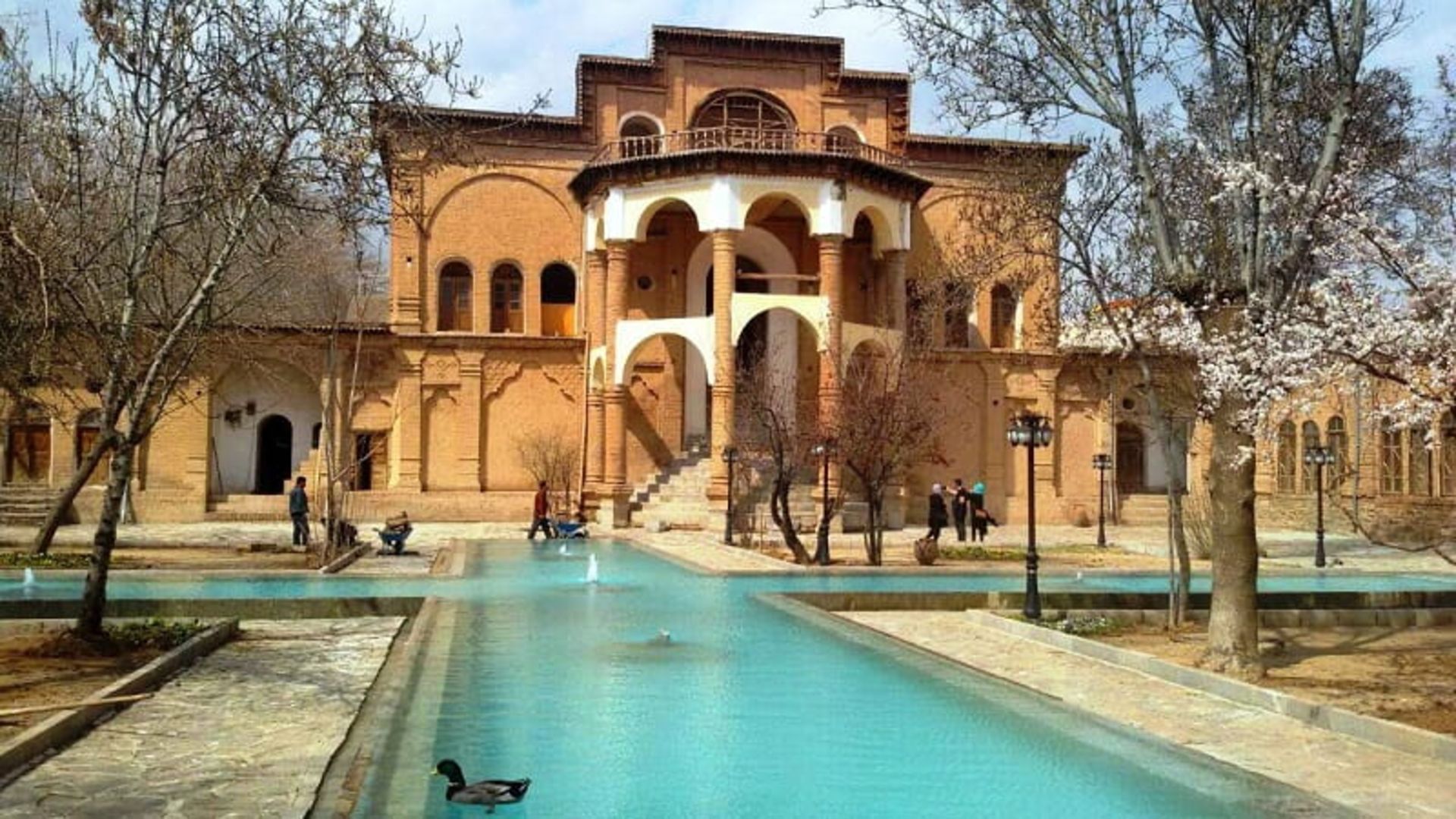 The courtyard and mansion of Khosro Abad, Sanandaj