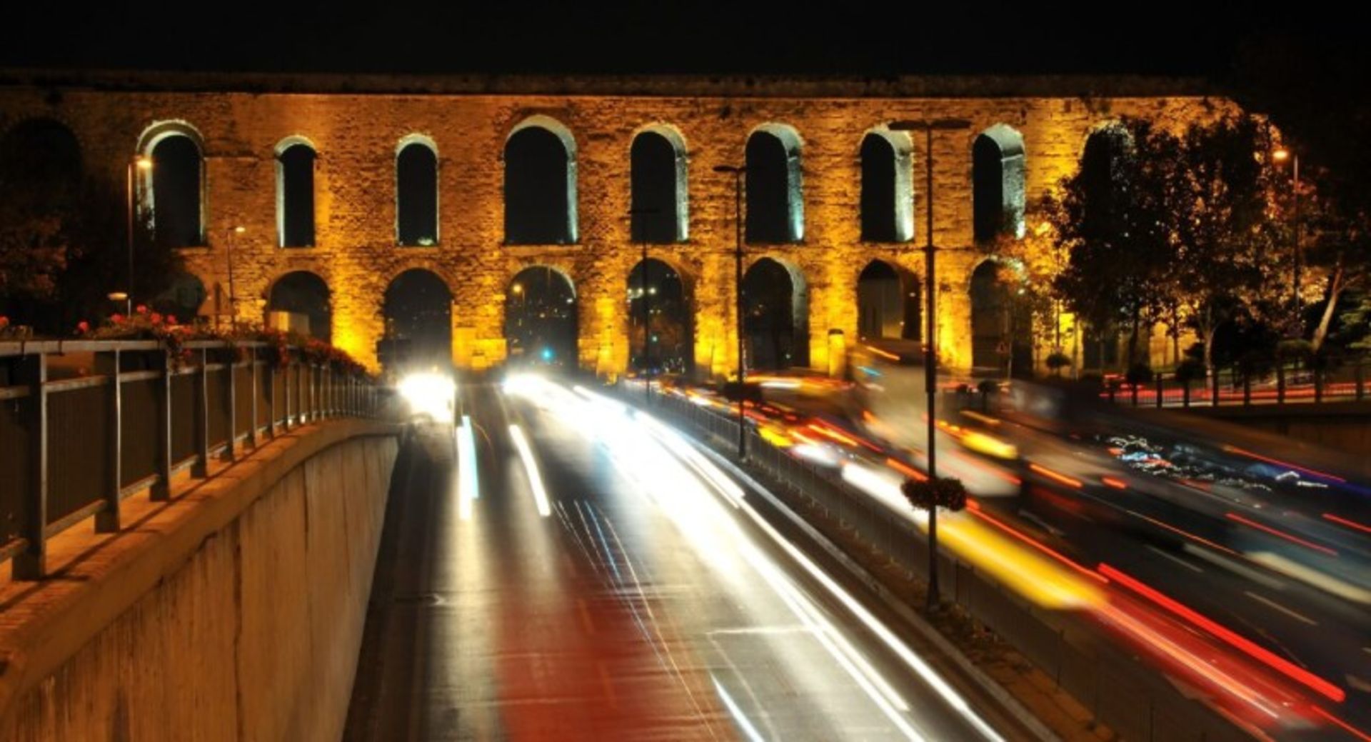The lighting of the Valens fouain in Istanbul