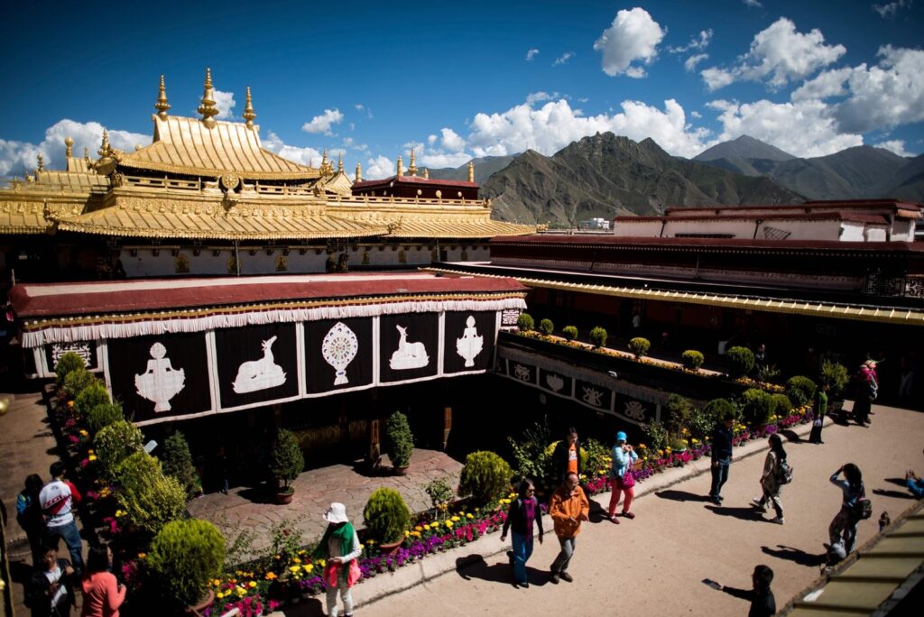 Jokhang Temple in Lhasa / Jokhang Temple