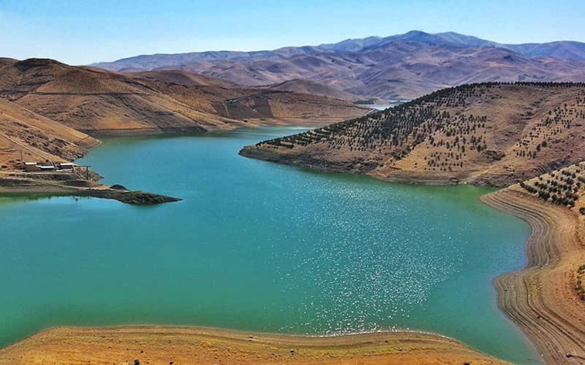 Qeshlaq dam lake on Qeshlaq river