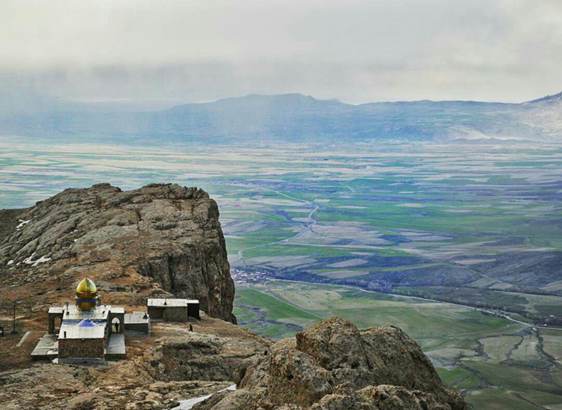 Imamzadeh Hamza Arab in the mouainous heights of Bijar