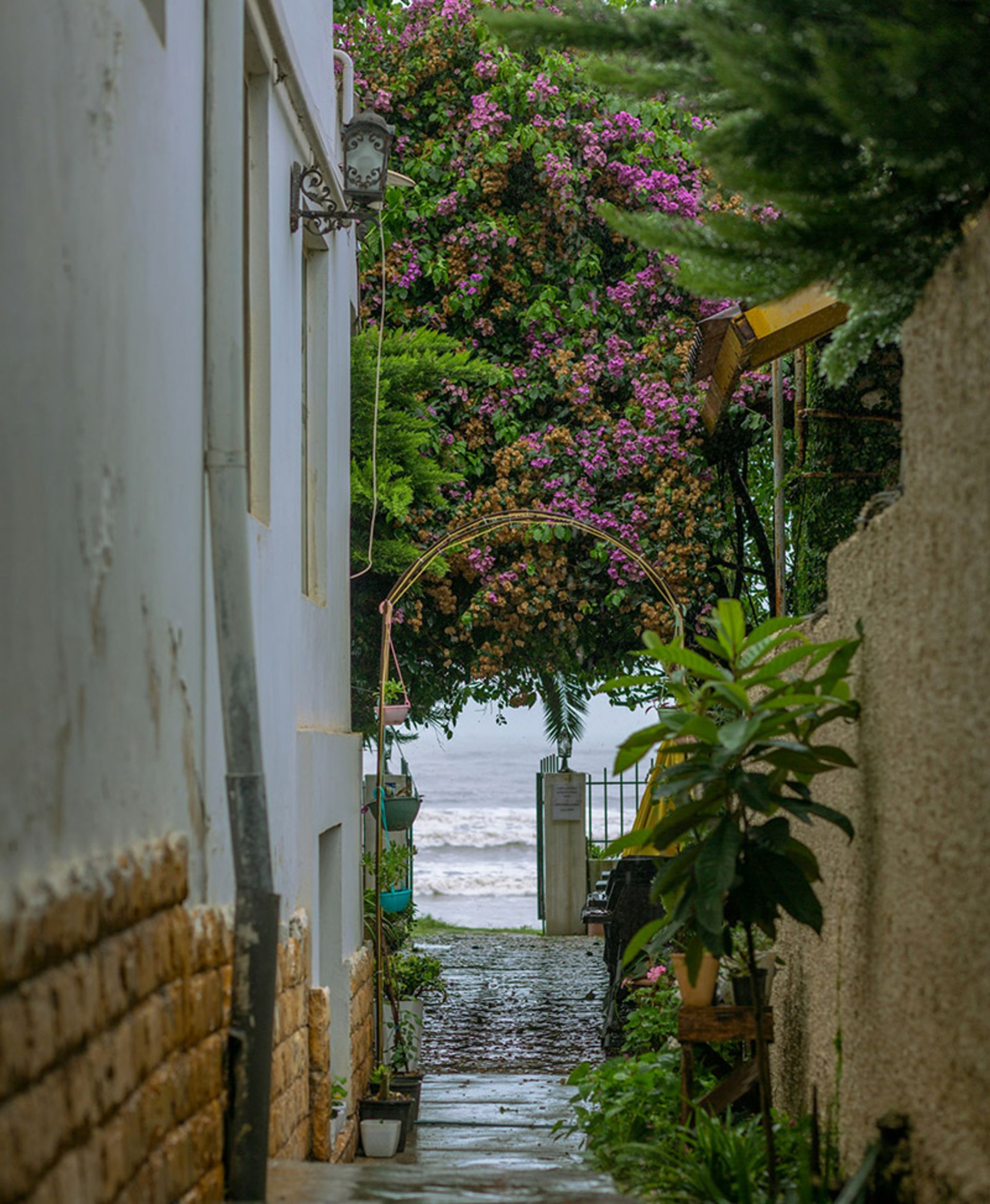 Narrow alley leading to Nowshahr beach