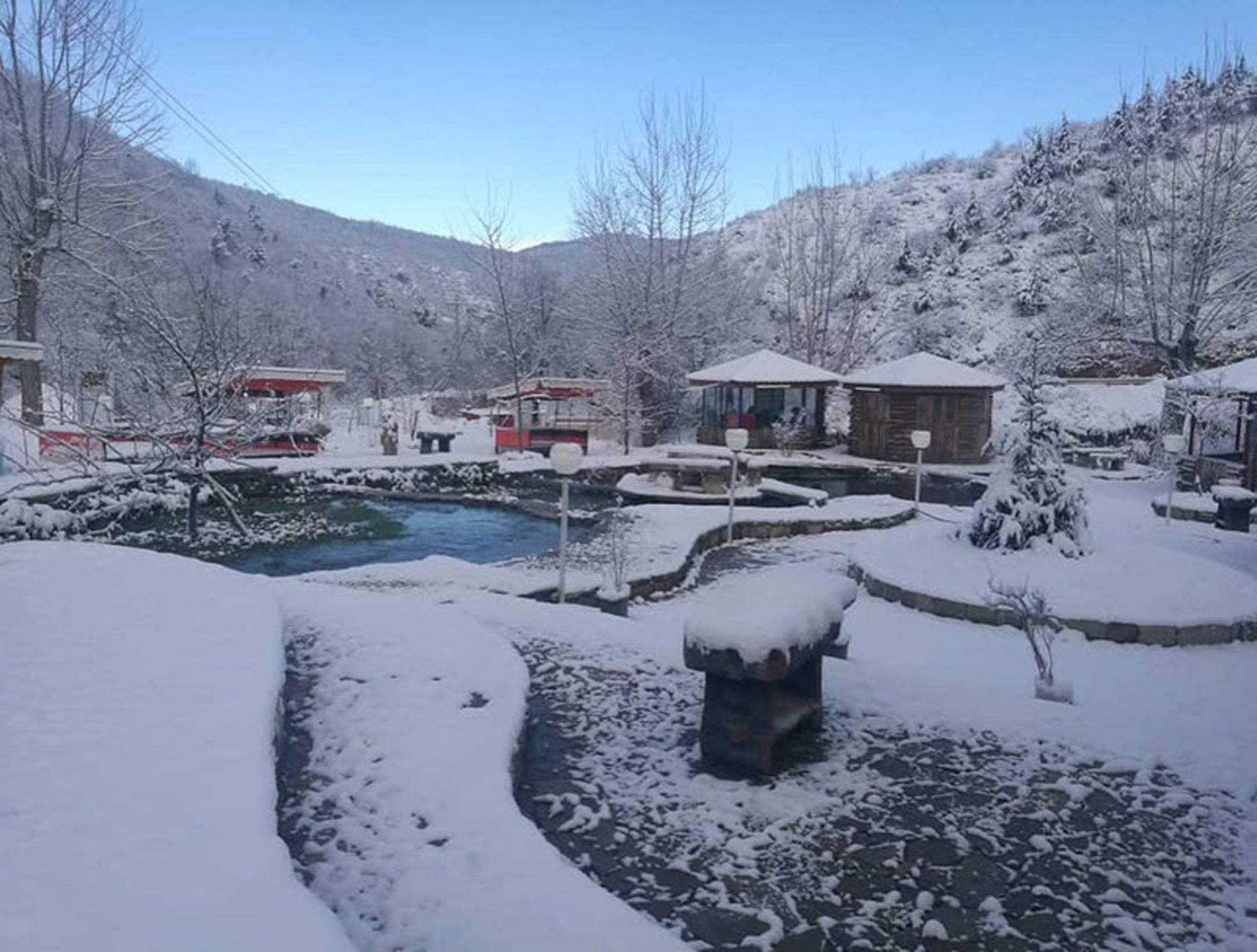 Demon Cheshme Nowshahr in the middle of wier snow