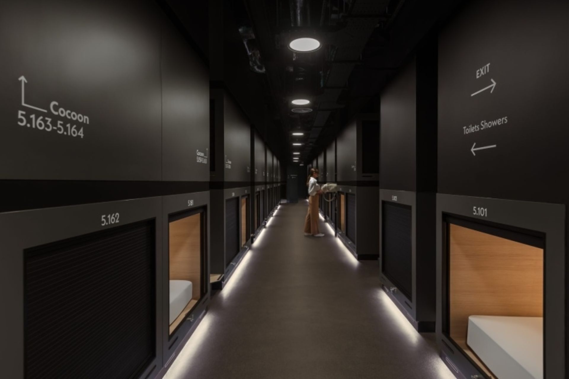The exterior view of the rooms of Zdol London Hotel