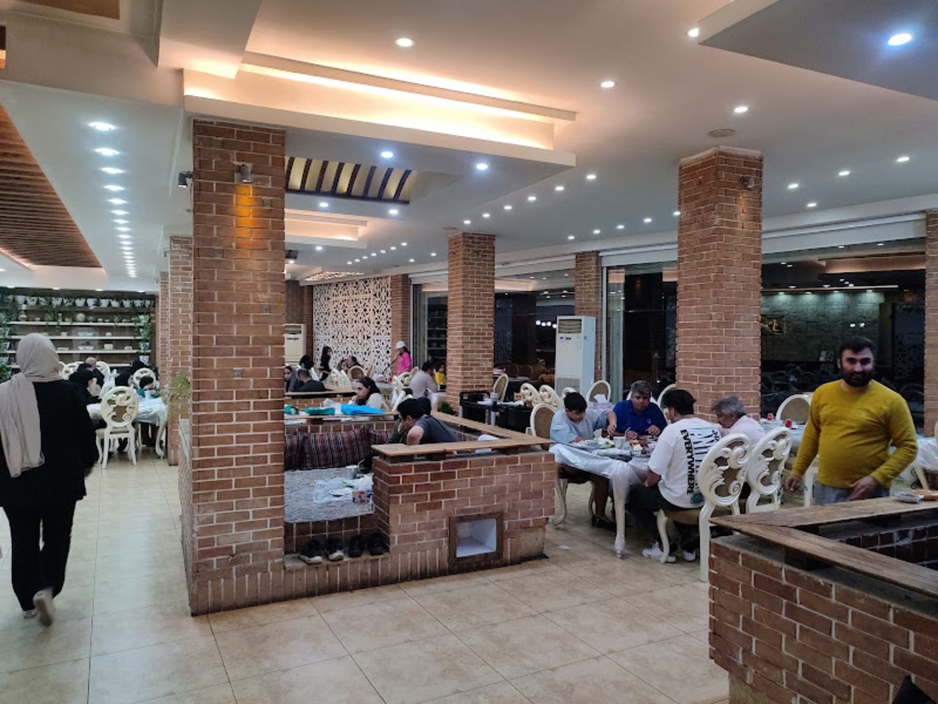 Interior of Haft Khan Shahroud restaurant