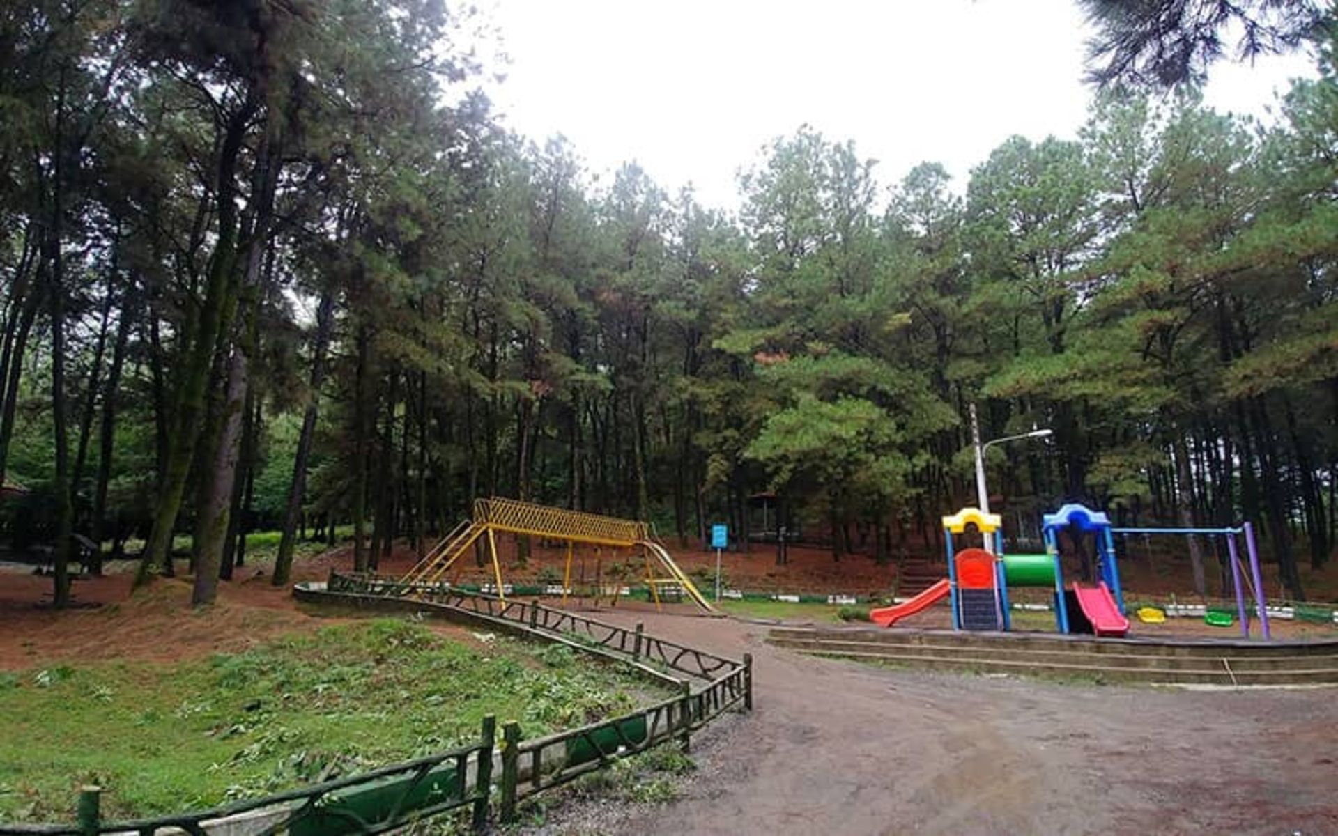 Land and children's play equipme in Bibi Yanlu Forest Park