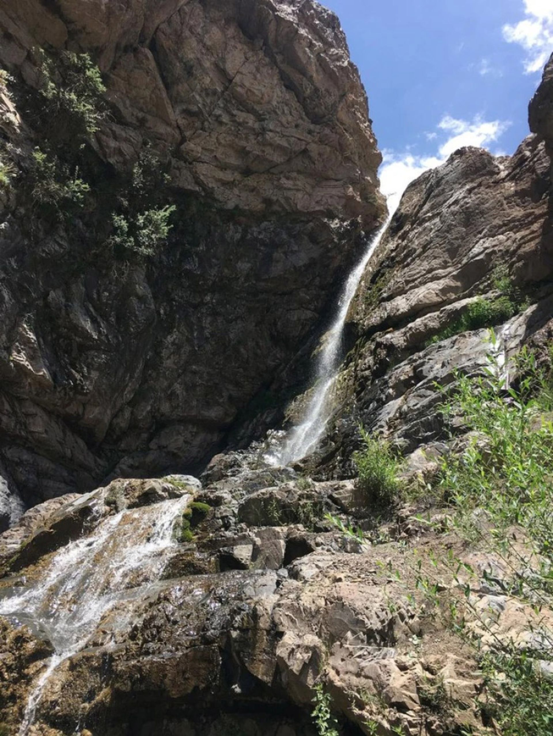 Desce of Jangelak waterfall from a height