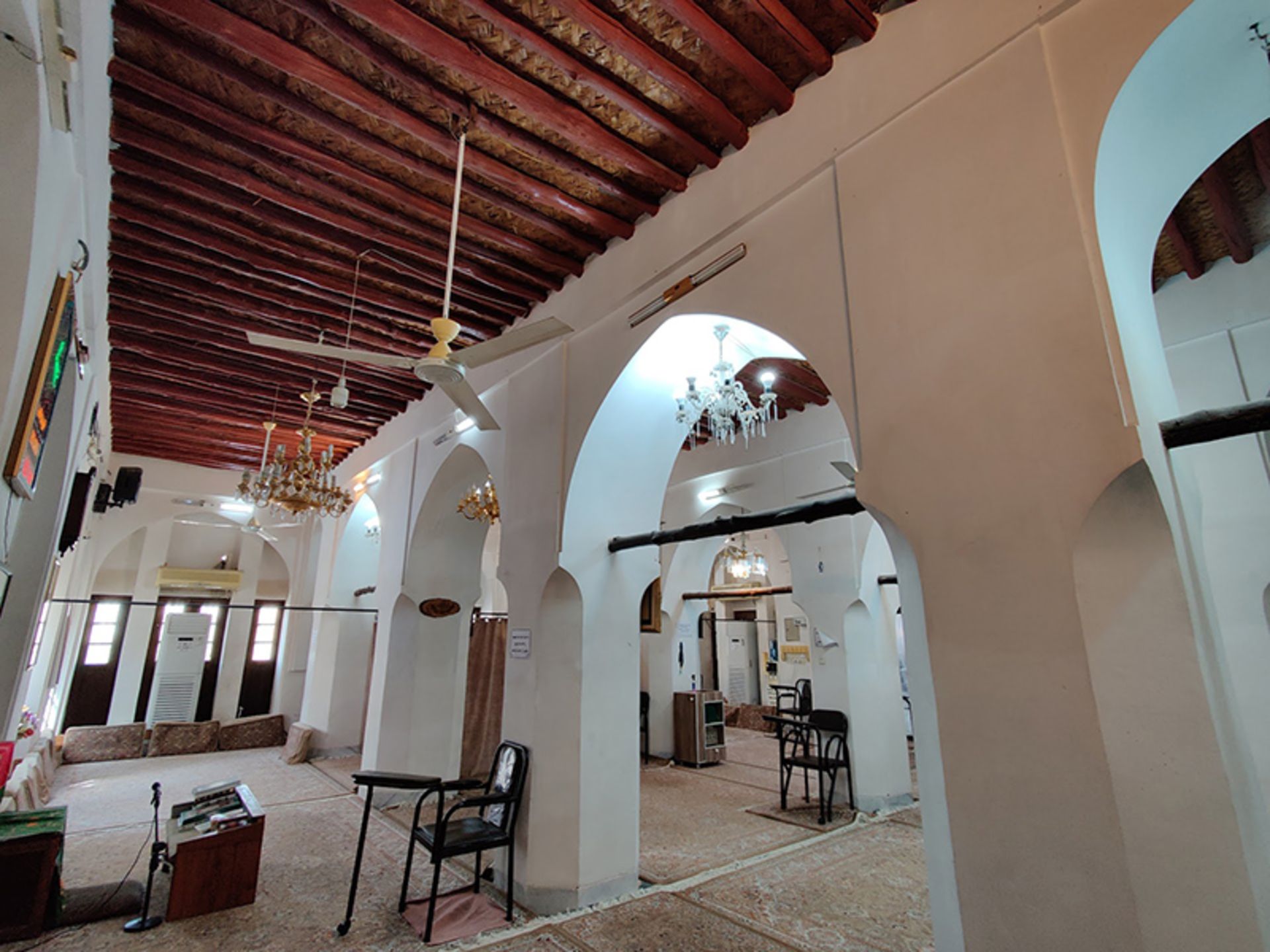 The ierior of Kufa Bushehr mosque