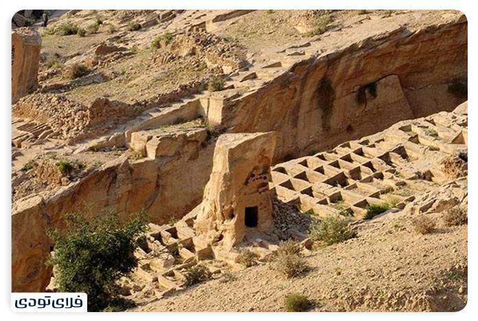 Siraf rocky valley