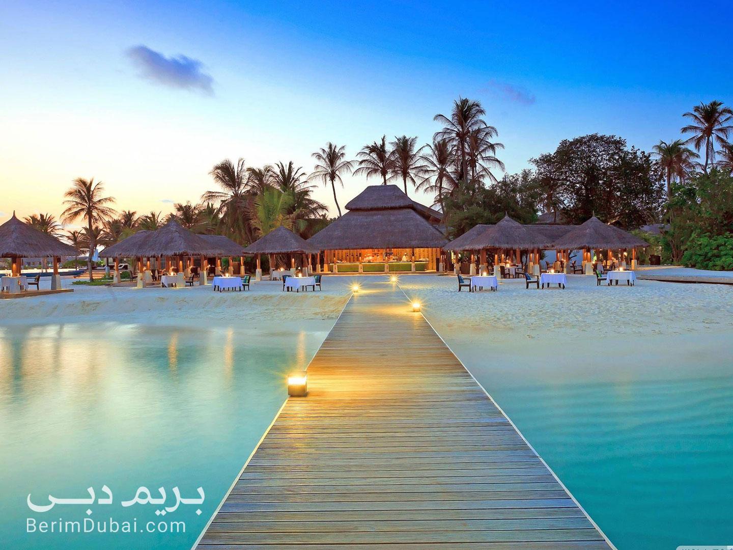 Iroduction of the JBR beach area of Dubai 28 44