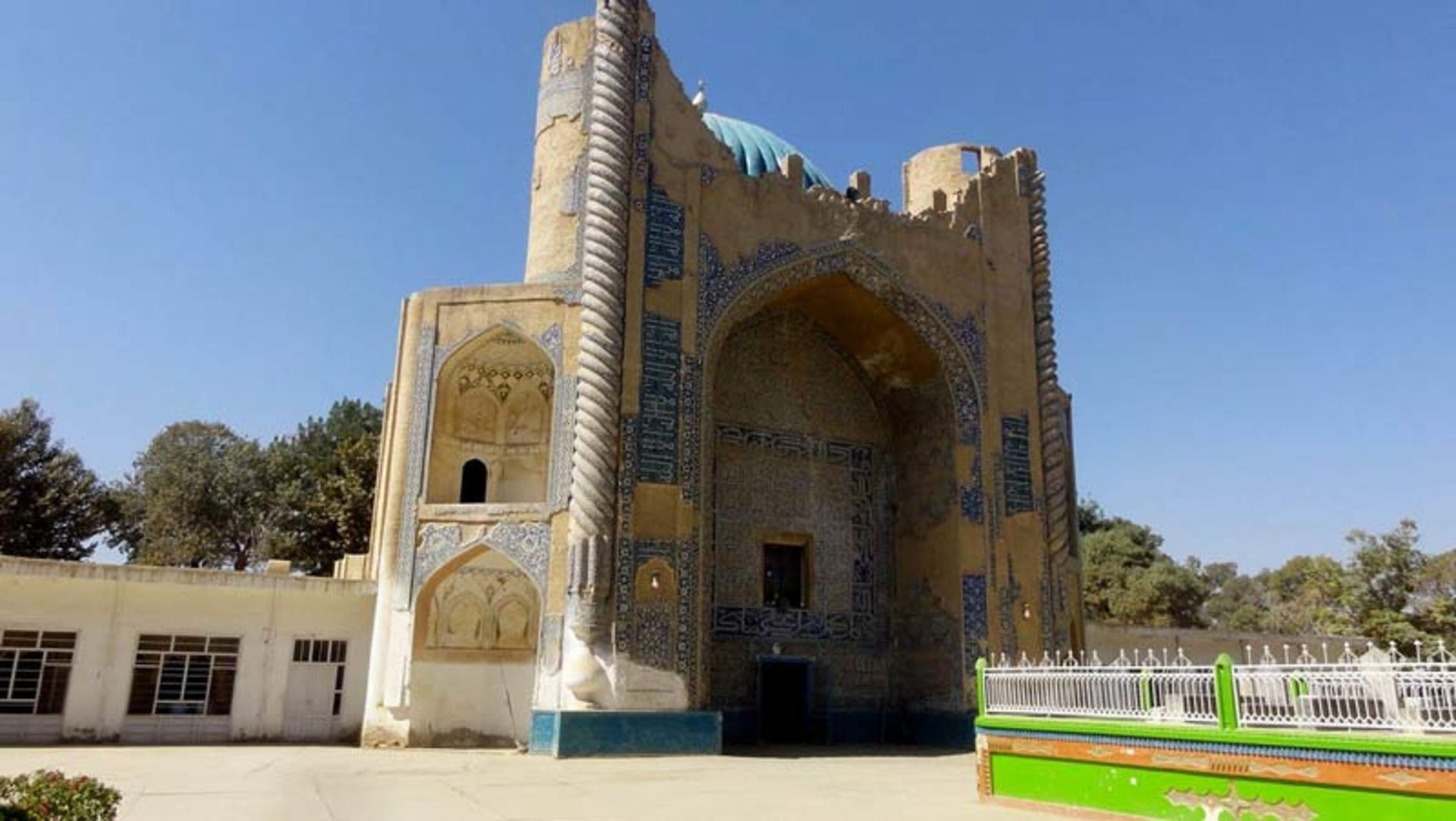 The remains of a historical monume in Balkh