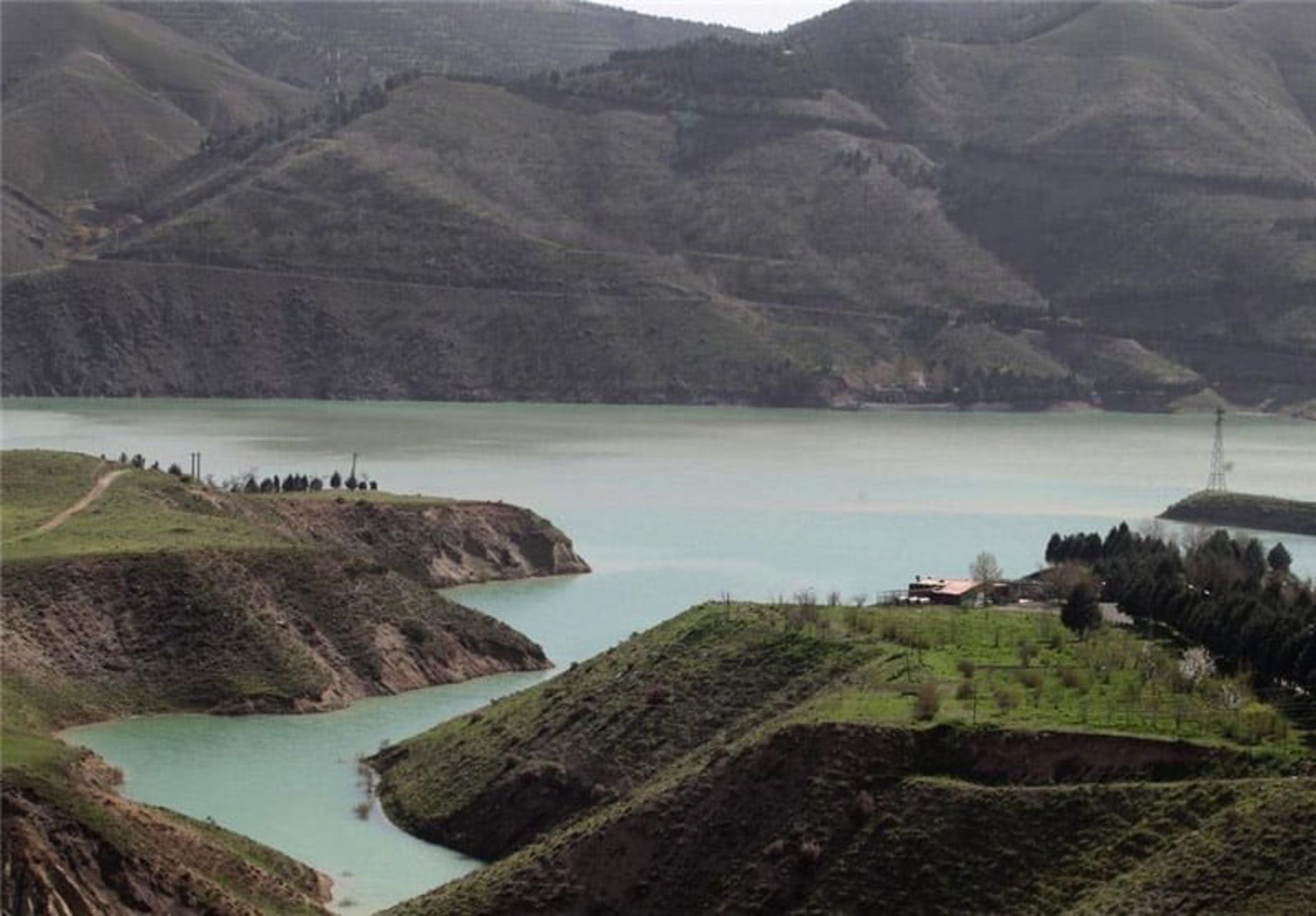 Letian dam lake between the mouains