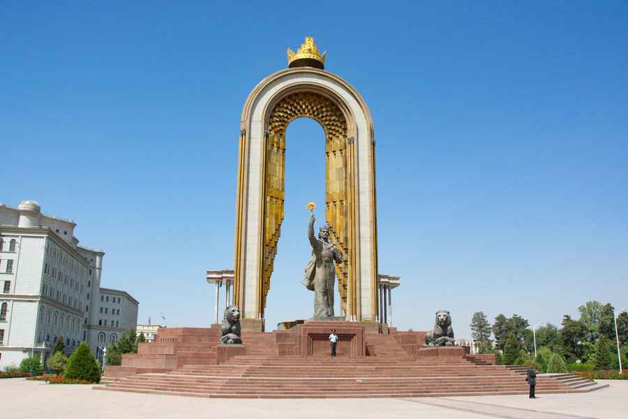 Ismail Samani statue