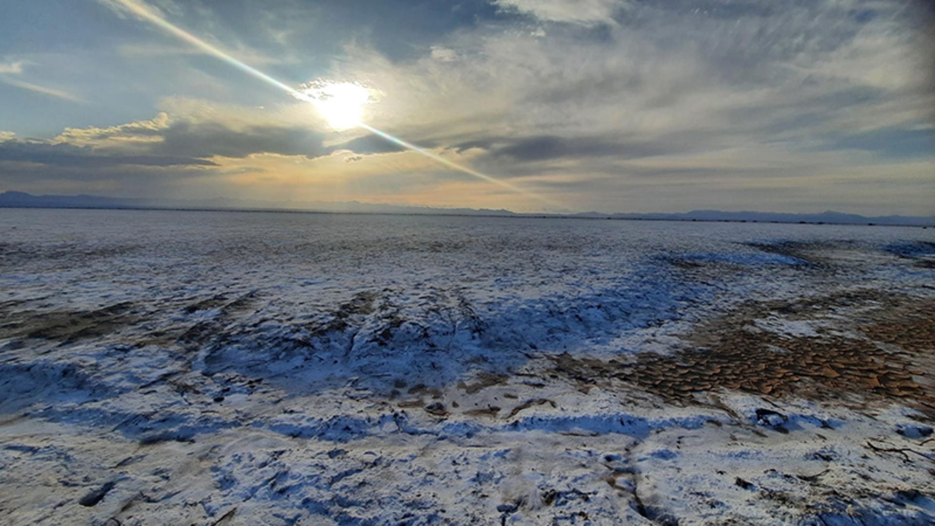 Lands covered with salt in the area of ​​Tabas Salt River