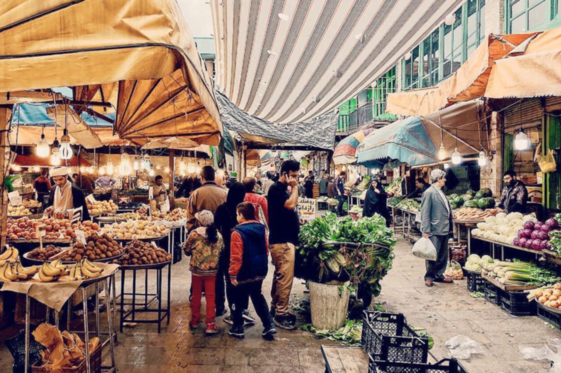 The boom of buying and selling in the Naalbandan market of Gorgan