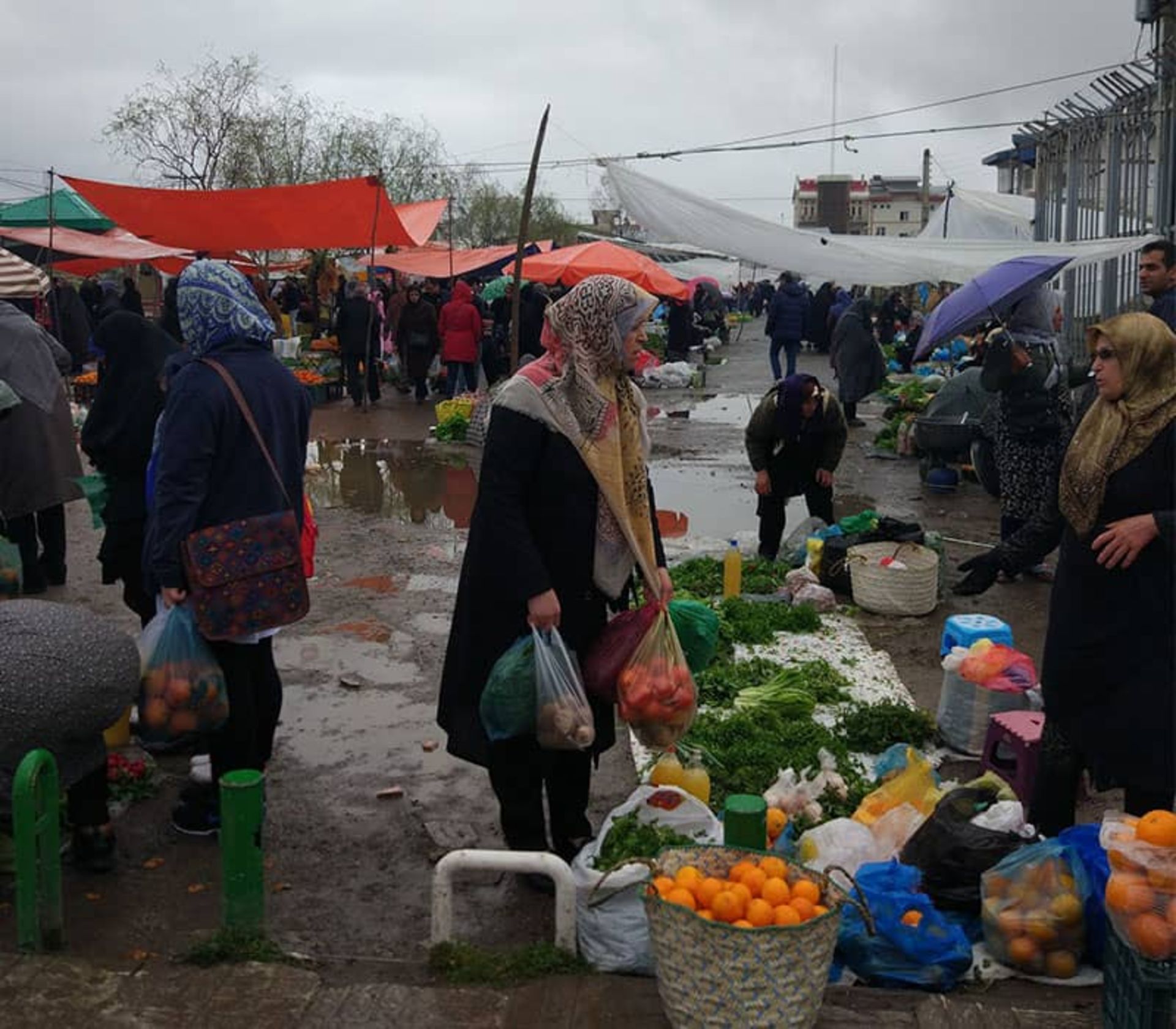 Booming buying and selling of local products in Langrod market