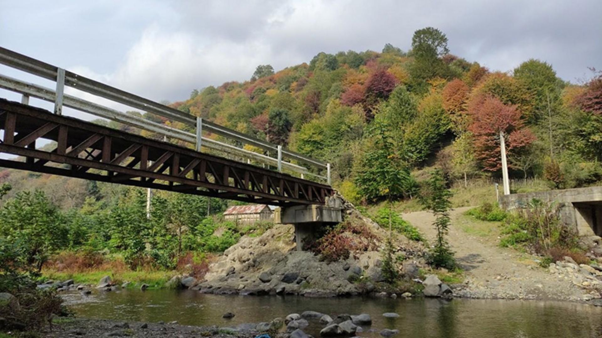 Flyover in Kharma Forest Park