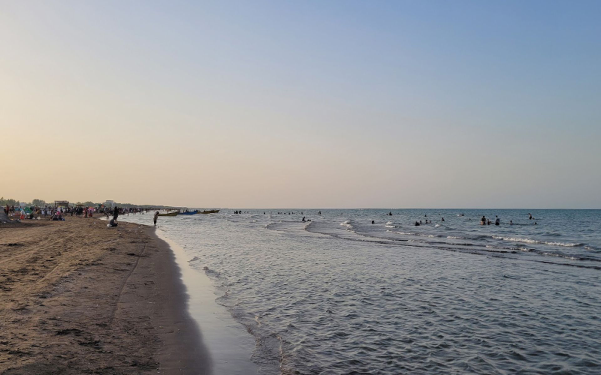 Tourists swimming in Chamkhale beach