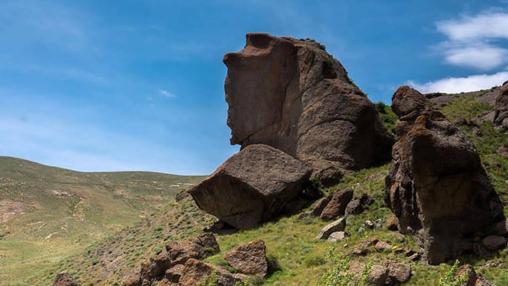 The stone figure of Baba Dawood Anbaran in the heights of Ardabil plain