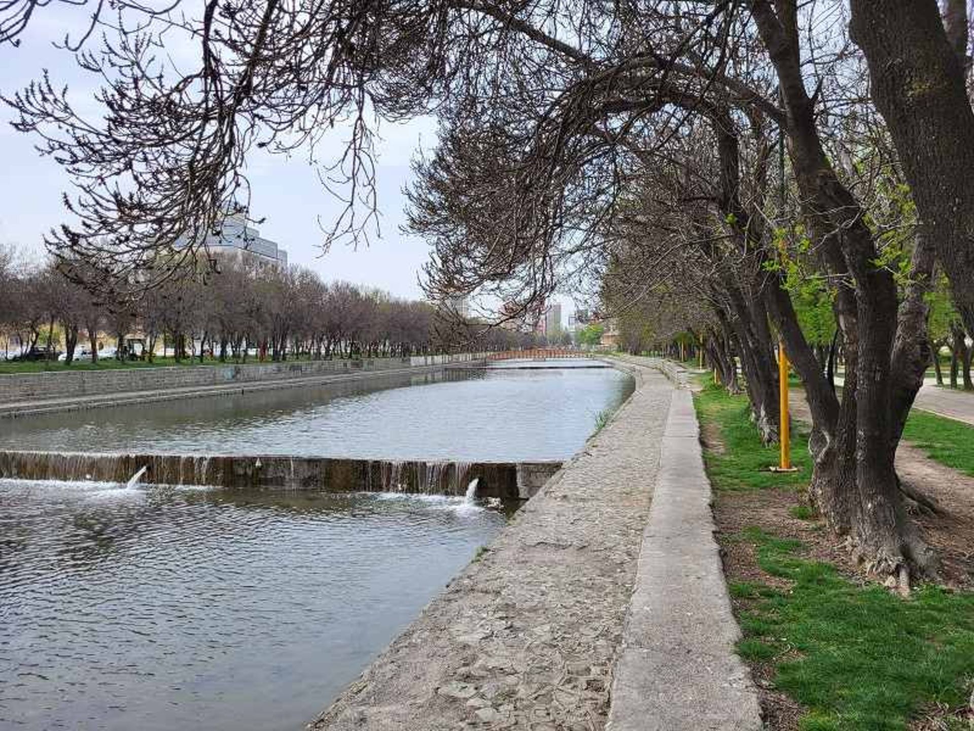 Ballyclo Chai River; Photo source: Google Map; Photographer: Yousef Vahabzadeh
