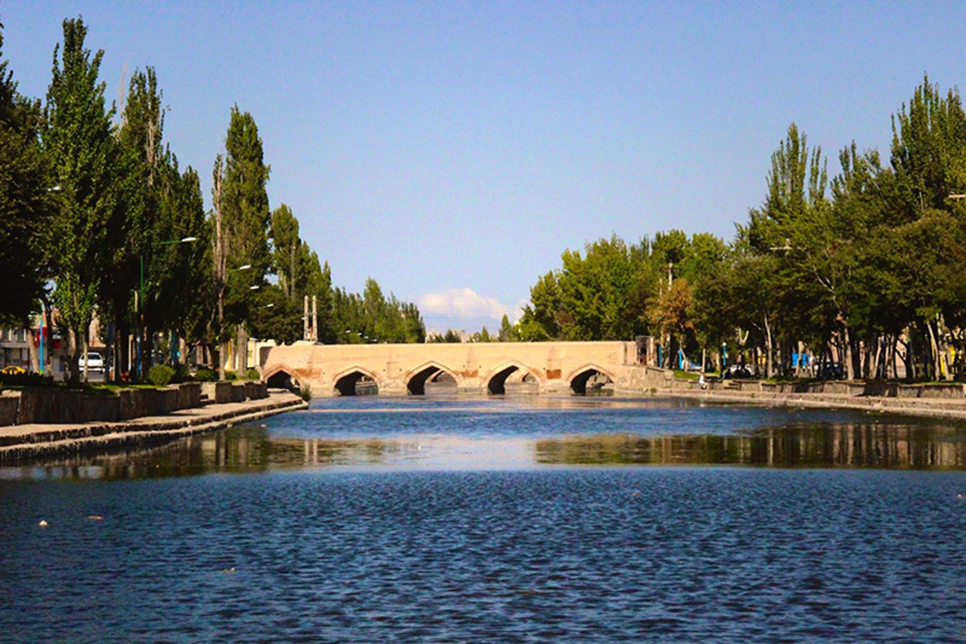 Yaqoubieh historical bridge on the Baliklou Chai river