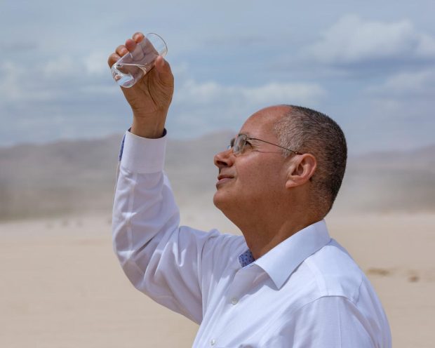 Extraction of water from air