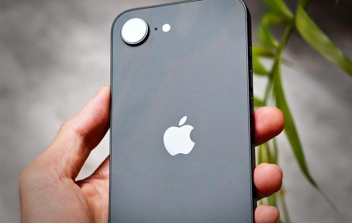 iPhone 17e
